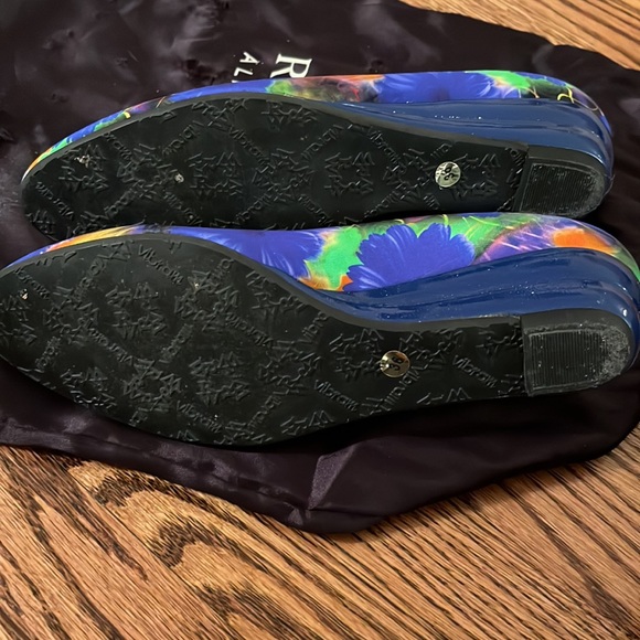 Ron White All Day Heels. Low wedge blue floral shoe. Size 36 - Picture 4 of 4